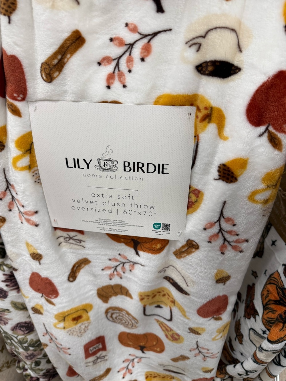 Lily & Birdie Fall White Plush Velvet Throw with Autumn Print